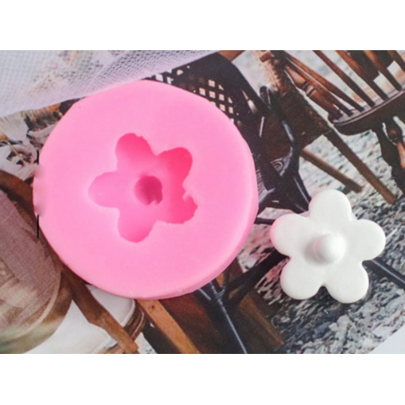 Acheter Moule en silicone - Fleurs - 3,5 cm de diamètre - 3,49 € en ligne sur La Petite Epicerie - Loisirs créatifs