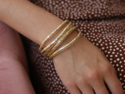 Acheter Bracelet jonc bouddhiste fantaisie à l'unité - doré - 1,99 € en ligne sur La Petite Epicerie - Loisirs créatifs