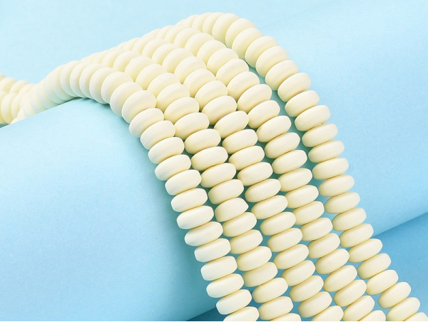 Acheter Boite de perles heishi épaisses 6 mm - Jaune paille - 3,49 € en ligne sur La Petite Epicerie - Loisirs créatifs