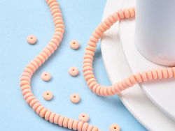 Acheter Boite de perles heishi épaisses 6 mm - Saumon - 3,49 € en ligne sur La Petite Epicerie - Loisirs créatifs