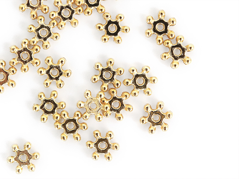 Acheter Boite de 20 perles heishi intercalaire - Fleur dorée 6x2mm - 3,99 € en ligne sur La Petite Epicerie - Loisirs créatifs