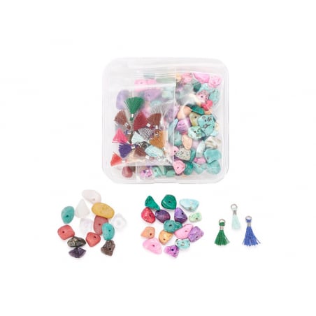 Acheter Boîte de perles naturelles et synthétiques et pendentifs pompons - 7,69 € en ligne sur La Petite Epicerie - Loisirs c...