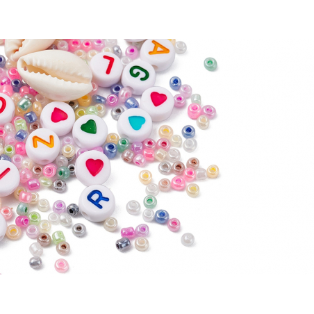 Acheter Boite coeur mix de perles de rocailles pastels et perles lettres - 6,79 € en ligne sur La Petite Epicerie - Loisirs c...
