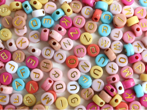 Acheter Pot perles lettres – Couleurs chaudes - 5,99 € en ligne sur La Petite Epicerie - Loisirs créatifs