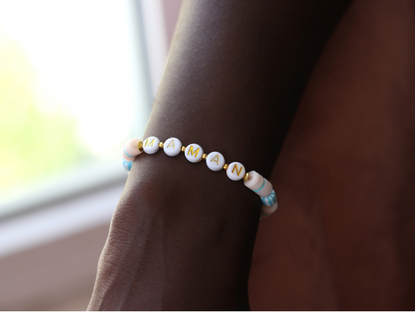 Acheter Perles lettres "Maman" pour bracelet à personnaliser - 1,99 € en ligne sur La Petite Epicerie - Loisirs créatifs