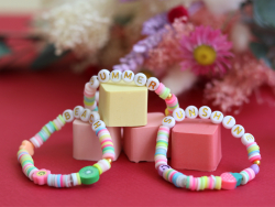 Acheter Perles lettres 3 mots pour bracelet à personnaliser - Summer, Beach et Sunshine - 2,99 € en ligne sur La Petite Epice...