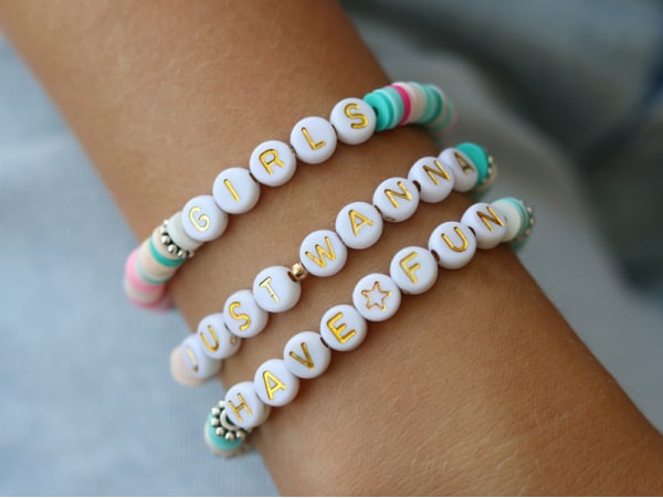 Bracelet personnalisé enfant perle lettre - Bijoux Créative Perles