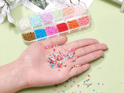 Acheter Boite de 12 couleurs estivales de perles de rocailles rondes - 2mm - 3000 pcs environ - 8,49 € en ligne sur La Petite...