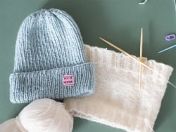Acheter Kit MKMI - Mon bonnet et snood à tricoter - 22,99 € en ligne sur La Petite Epicerie - Loisirs créatifs
