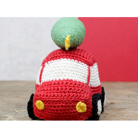 Craquez pour ce kit crochet pour réaliser une voiture de Noël !