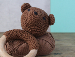 Acheter Kit crochet - Ours Hochet - 9,99 € en ligne sur La Petite Epicerie - Loisirs créatifs
