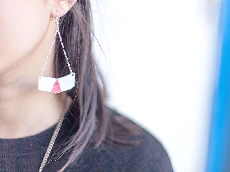 Les boucles d'oreilles motif chevron