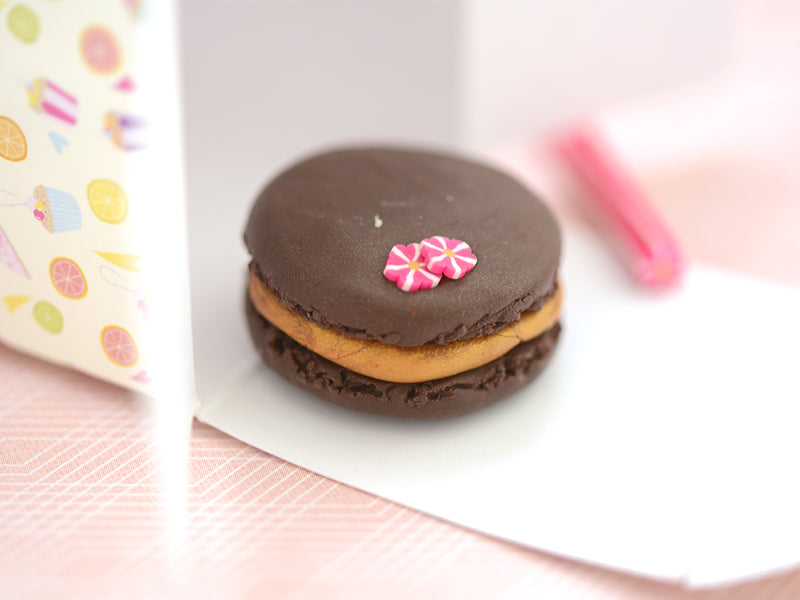 bijou en pate fimo : le macaron