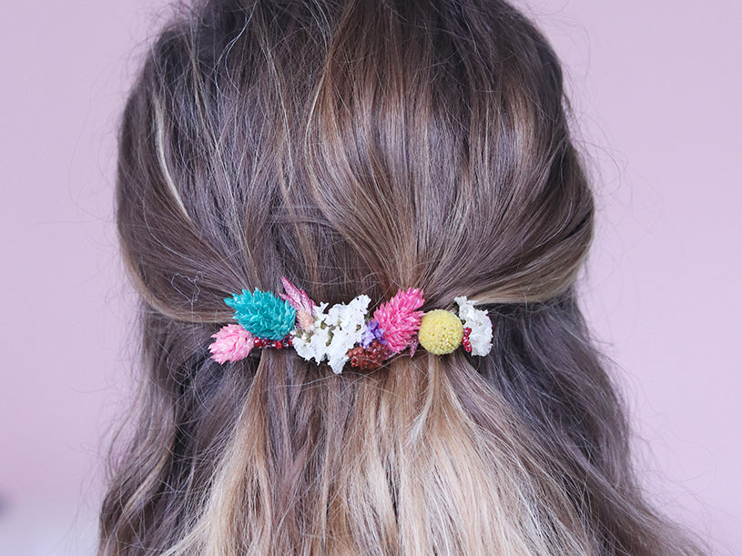 La barrette de fleurs séchées