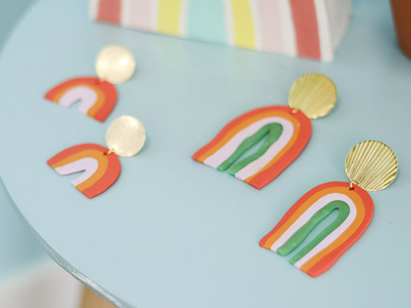 Les boucles d'oreilles ARC-EN-CIEL en Fimo