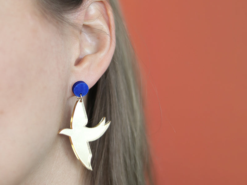 Les boucles d'oreilles "Libre"