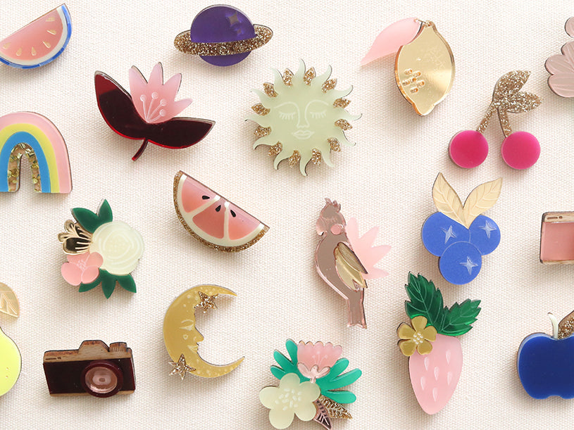 Les broches en plexiglas