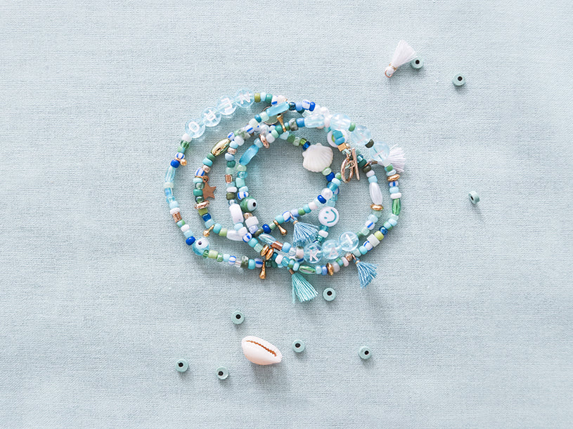 Le collier en perles de rocailles