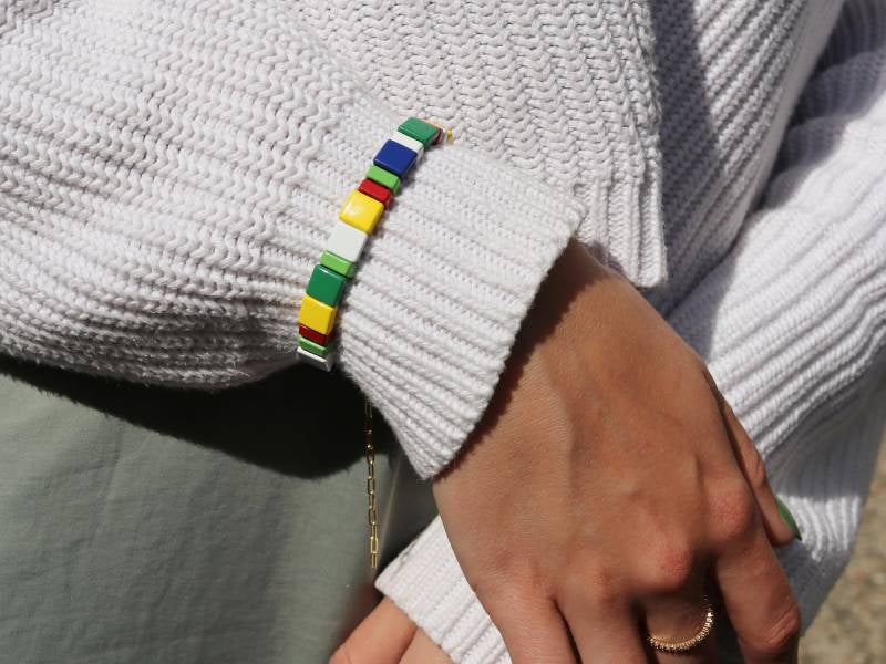 Mon bracelet aux perles carrées et colorées