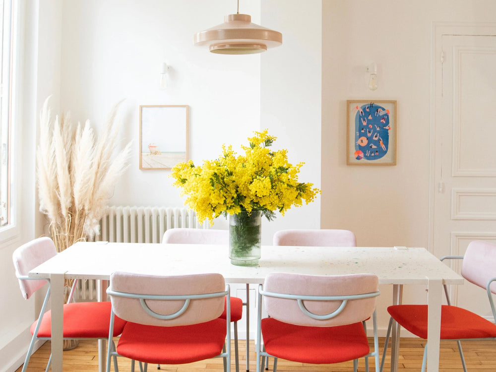 La table en Jesmonite effet terrazzo