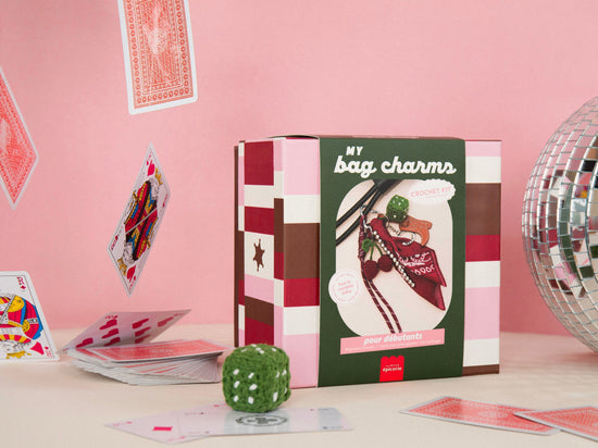 Crochet DIY Cherry Cowboy : réalisez un bag charm Cerise & Dé