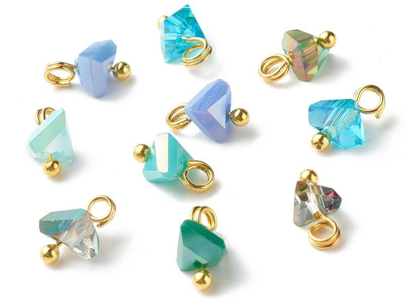 Achat 10 pendentifs en verre irisé - forme triangulaire - tons bleus - 8 x 6 mm