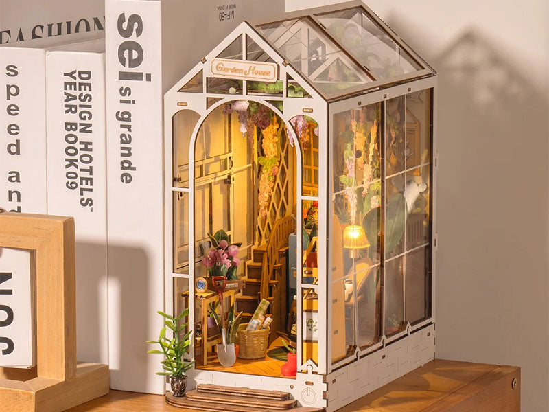Robotime Rolife – Book Nook – Maison de jardin miniature Robotime Rolife – Book Nook – Maison de jardin miniature