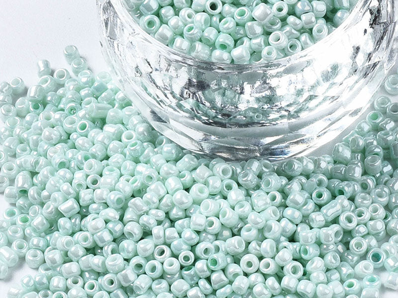 achat Perles de rocailles en tube - Vert d'eau clair - 2 mm