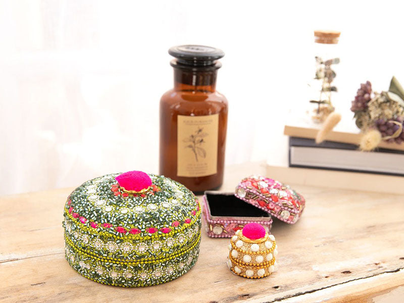 achat Grande Boite indienne perles pompon vert - Pondie Chérie