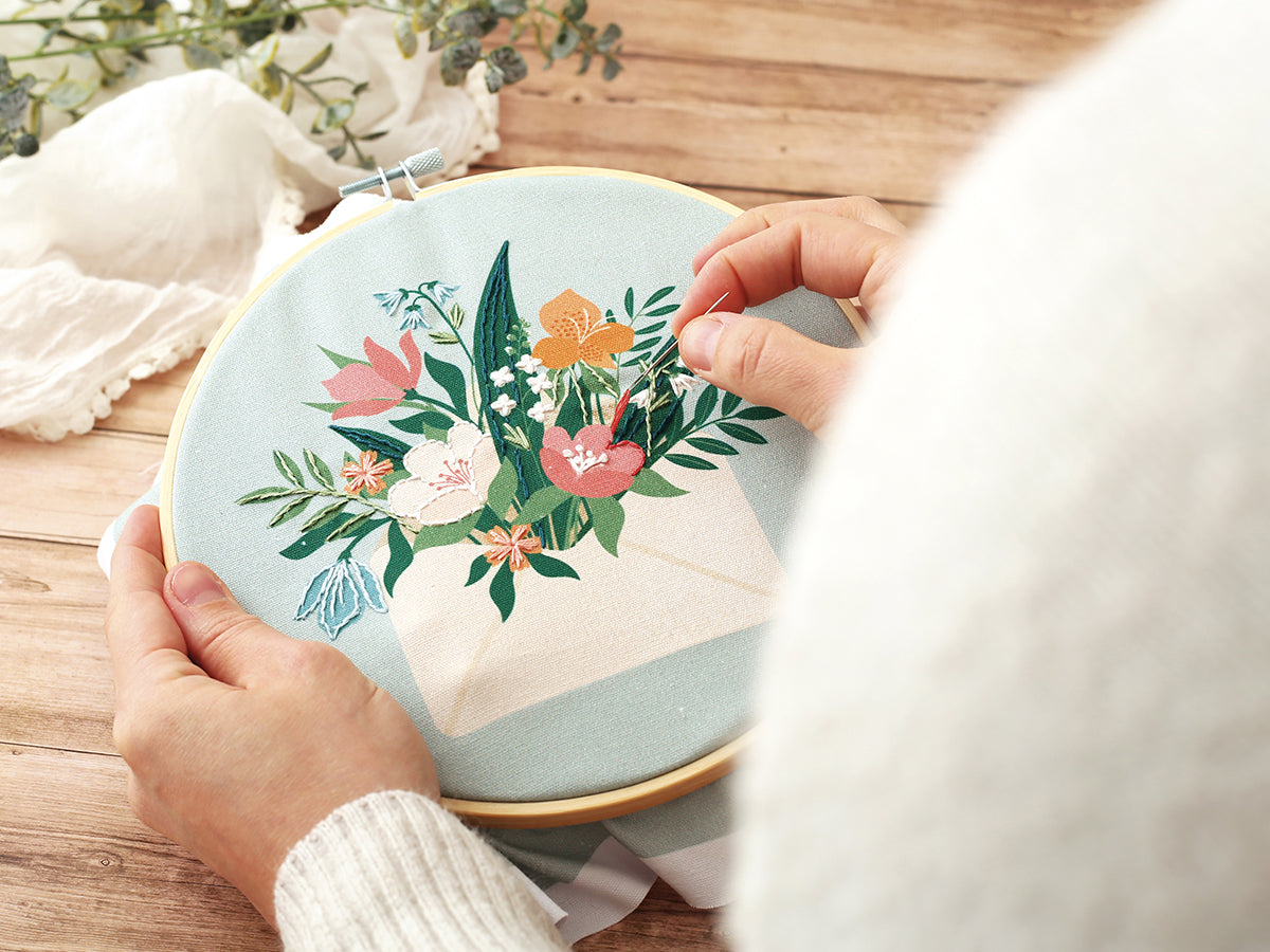 achat Kit broderie partielle Graine Créative motif bouquet