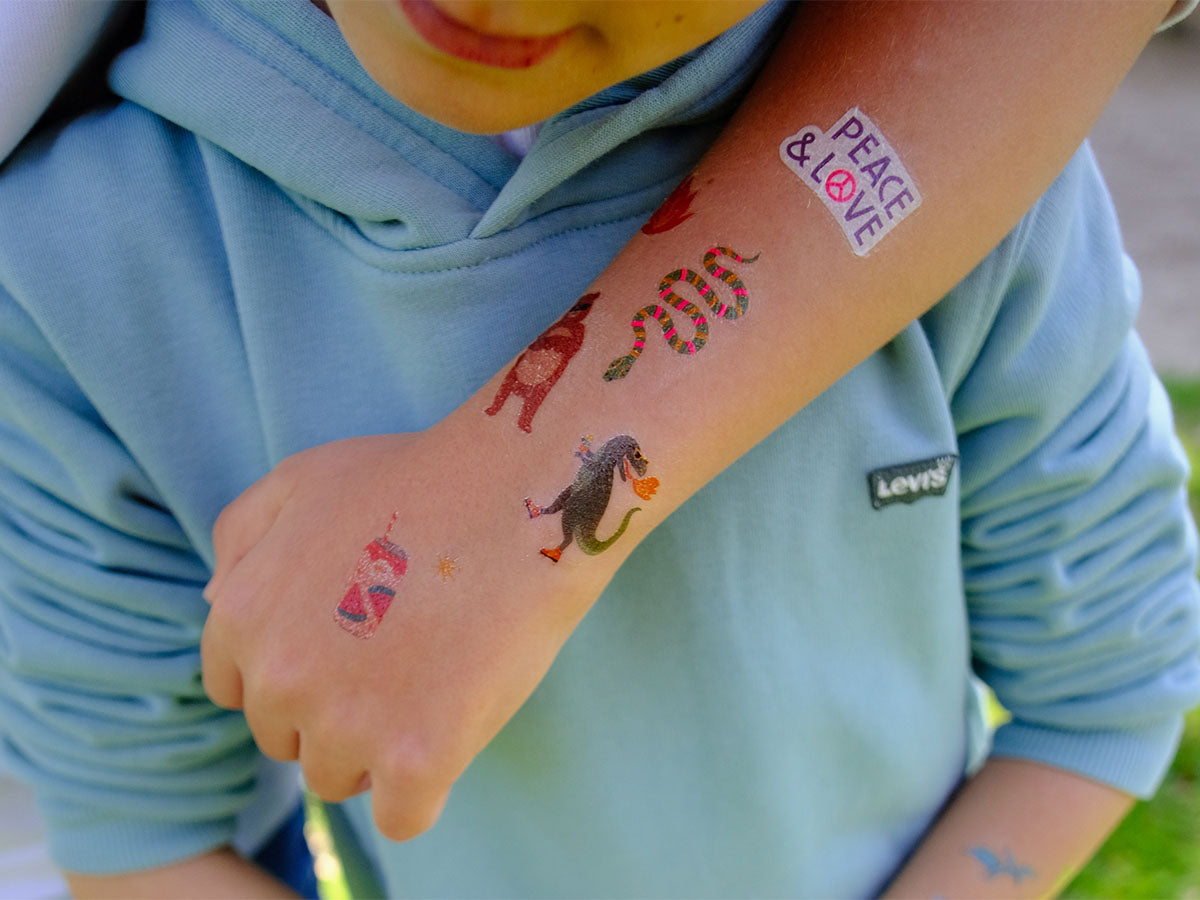 Offrez cette pochette de 30 Tatouages Dino Crush à votre enfant