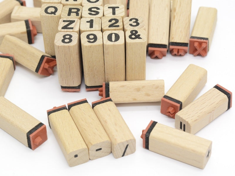 Achat Tampons lettres et chiffres avec encreur noir - 48 caractères