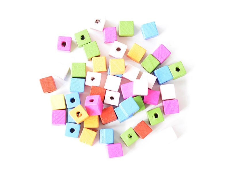 Achat 50 perles cubes en bois vernis - 14 mm