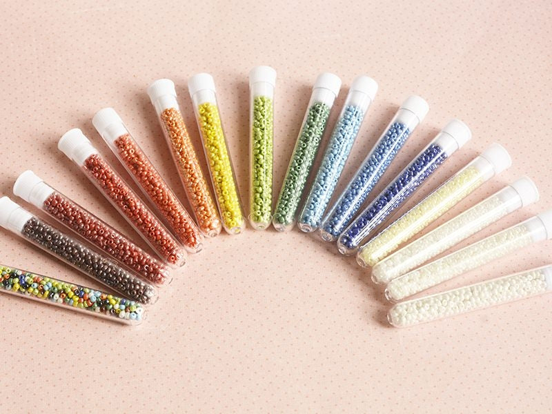 achat Tube de 350 perles de rocailles opaques nacrées - blanc nacré