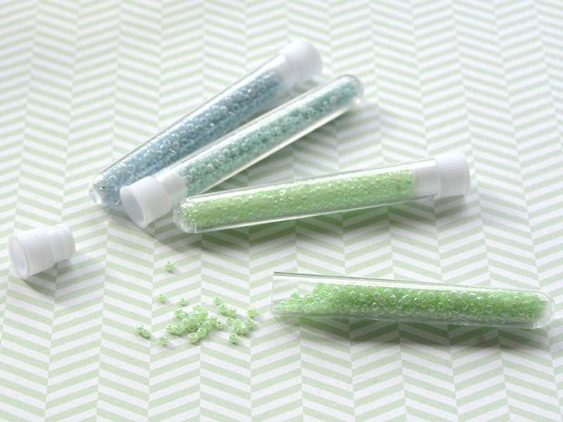 Achat Tube de 350 perles ceylons - vert moyen