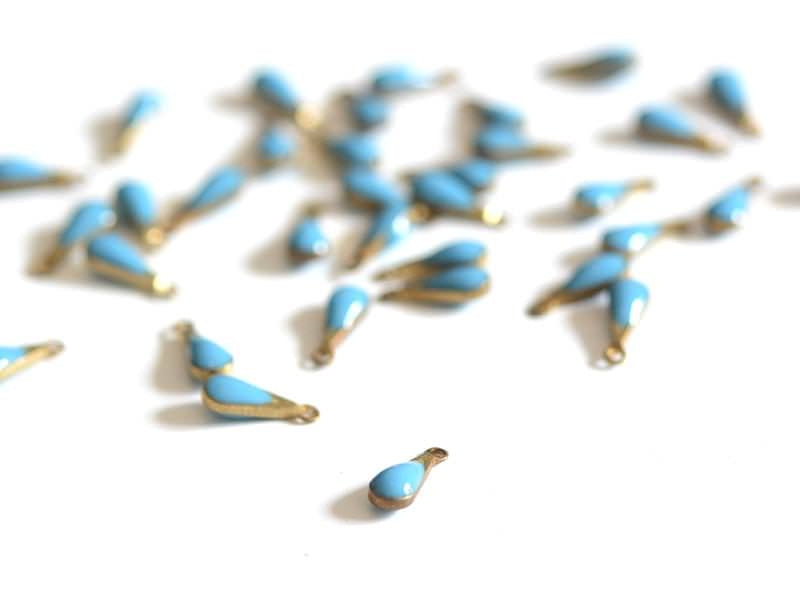 achat Breloque petite goutte émaillée - bleu turquoise