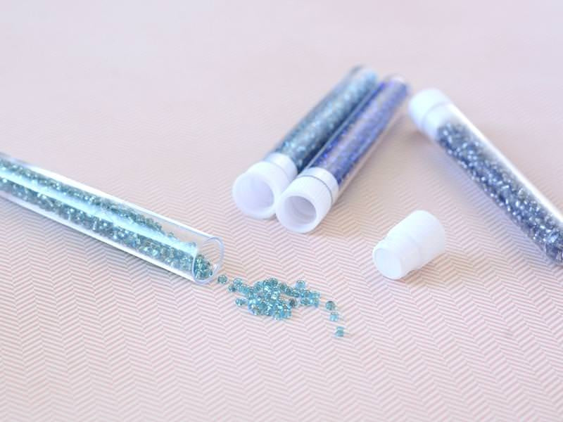 Achat Tube de 350 perles à inclusions argentés - bleu ciel