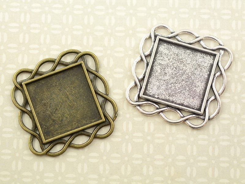 Achat 1 support de cabochon argenté carré à bordure fantaisie - 33 mm