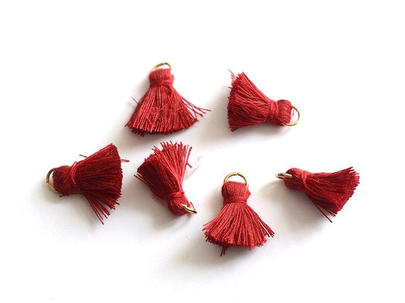 Achat Pendentif pompon - rouge bordeaux