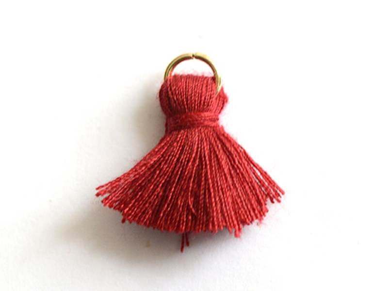 Achat Pendentif pompon - rouge bordeaux