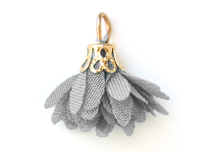 Achat Pendentif fleur pompon en organza - gris souris