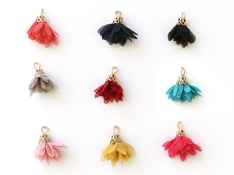 Achat Pendentif fleur pompon en organza - blanc