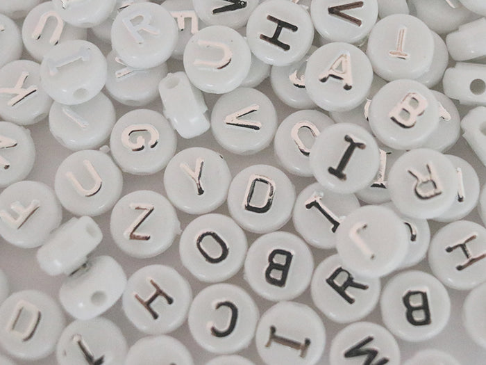 Achat Lot de 200 perles rondes alphabet - lettres argentées