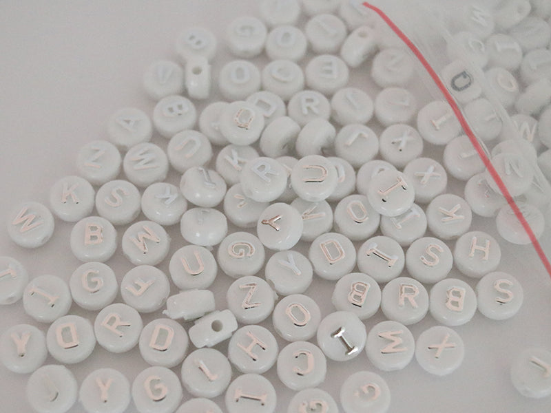 achat Lot de 200 perles rondes alphabet - lettres argentées