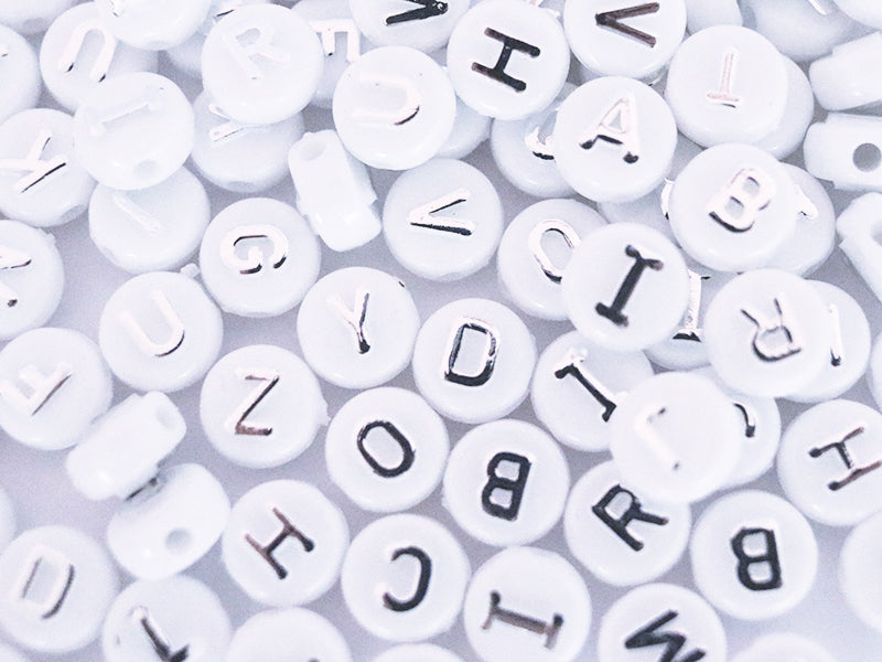 Achat Lot de 200 perles rondes alphabet - lettres argentées