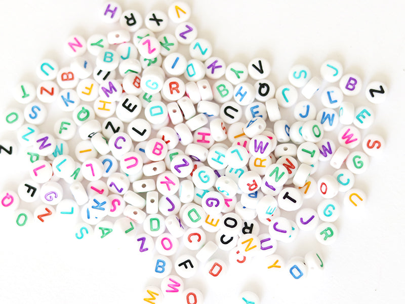 Acheter 200 perles lettres alphabet rondes multicolores - 3,99 € en ligne sur La Petite Epicerie - Loisirs créatifs