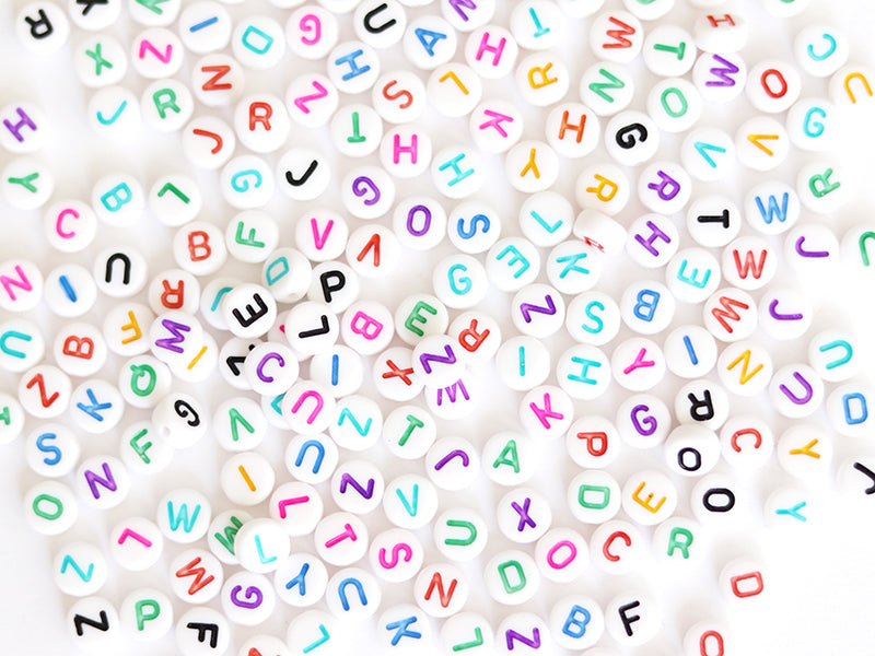 Acheter 200 perles lettres alphabet rondes multicolores - 3,99 € en ligne sur La Petite Epicerie - Loisirs créatifs