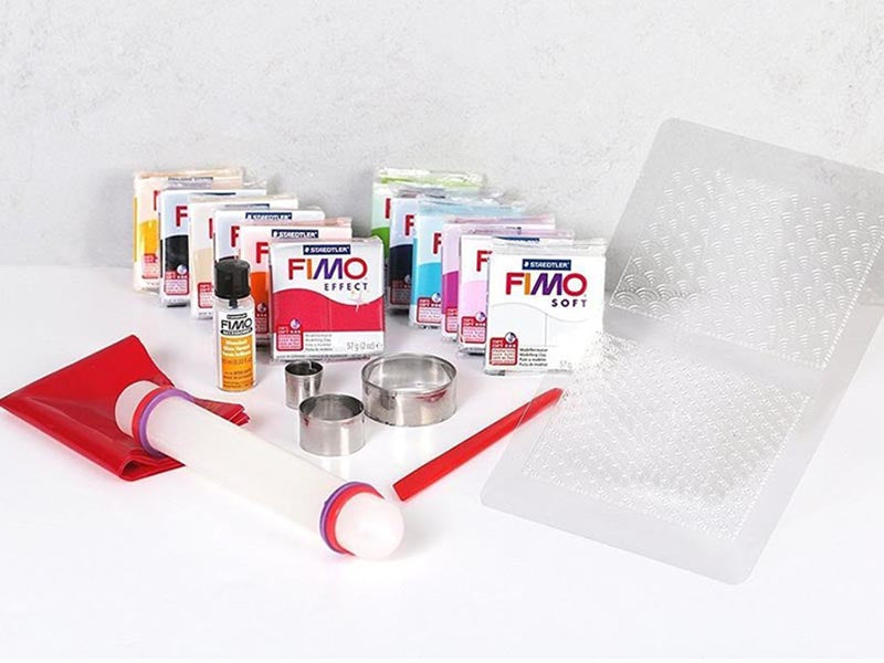 Achat Assortiment 12 pains Fimo + accessoires