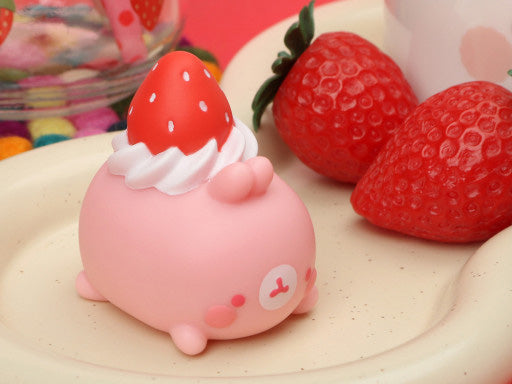 Boîte à figurines aléatoires Molang adore les fraises