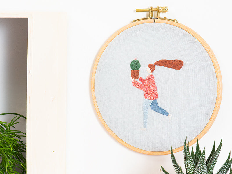 achat Kit de broderie traditionnelle - "plant lady" - la jeune fille au cactus par Slow evenings